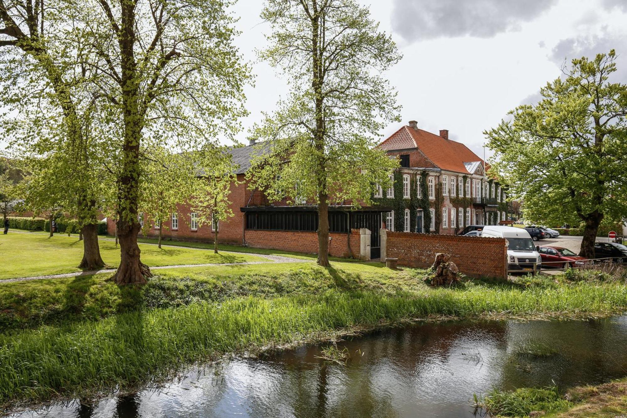 Den Gamle Kro Ved Gram Slot Exterior photo